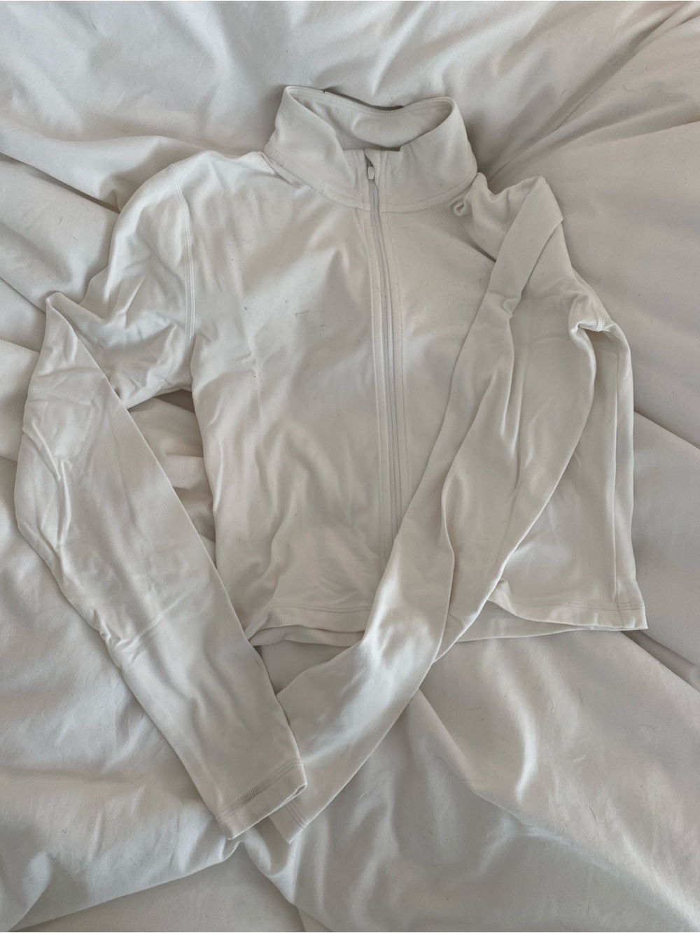 Aritzia TNA action cropped athletic white zip up top